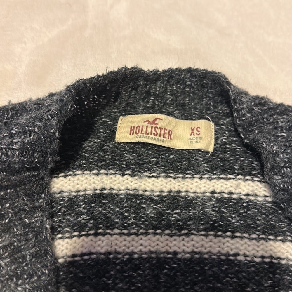 Cardigan - Picture 2 of 5